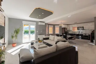Image de ctim307 \/ Maison de vacances moderne avec piscine privée 6 + 2