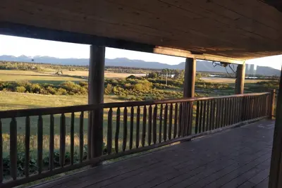 Image de Meadow Lake Guest Ranch - Osprey Suite - Maison Lakeview