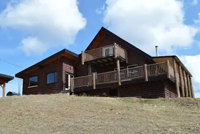 Image de Meadow Lake Guest Ranch - Eagle Suite - Maison Lakeview