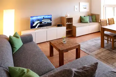 Image de appartement confortable f. 3 pers. , Central, ameublement moderne, Wlan, incl. draps de lit