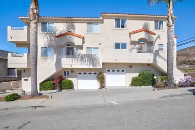 Image de Grand condo ensoleillé Pismo Beach dans la rue de la plage!