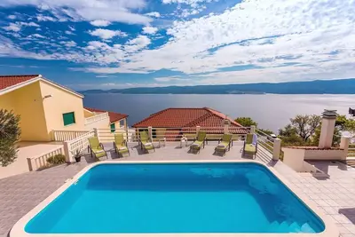 Villa Maslina, with private 32m2Pool, panoramic views on 100km coastline, 12 pax