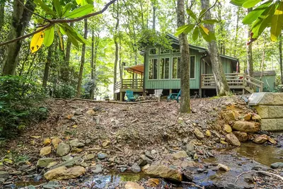 Image de Creekside Comfort - Creekfront W / Fire Pit, WiFi, bûches au gaz et près de Boone