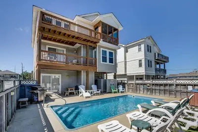 Image de Greystone Ii | 200 m de la plage | Piscine privée, bain à remous