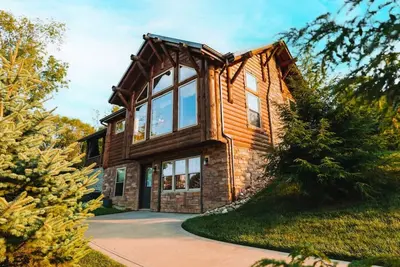 Image de Belle cabine avec vue sur le lac - bain Ă remous, cuisine, jeux, 6 couchages!
