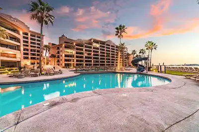 Image de Sonoran Spa 2Bed 2 Bath Ocean Front Condo sur la plage de sable