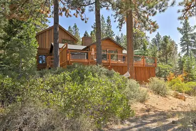 Image de Nouveau! Hillside Home avec spa et accès au lac Tahoe!