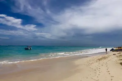 Image de Nouveau Condo Sur Le Terrain De Golf Avec Plage De Club PRIVÉ
