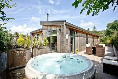 Image de The Retreat, Strawberryfield Park - un pavillon qui peut accueillir 4 personnes dans 2 chambres