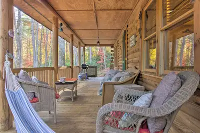 Image de Nouveau! Cedar Mountain Log Cabin - 11 Mi. Ă Brevard!