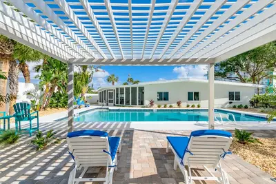 Image de Superbe nouvelle maison privée de 5 chambres SailAway, piscine privée, à quelques pas de Cocoa Beach