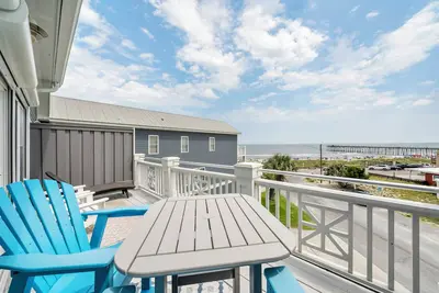 Image de Vue sur l'océan et à une courte distance de la promenade de Kure Beach