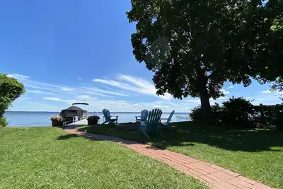 Image de Chalet Houghton Lake Heights juste au bord de l'eau! !
