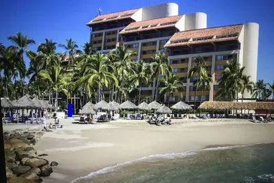 Image de 1 King Bdrm, 2 Bath Ocean View Suite avec balcon privé
