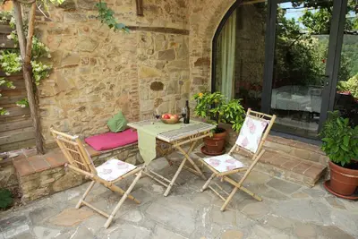 Image de Appartement romantique de deux pièces pour 2-3 personnes avec terrasse privée et piscine