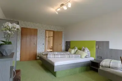 Image de Dreibettzimmer mit Dusche/Wc