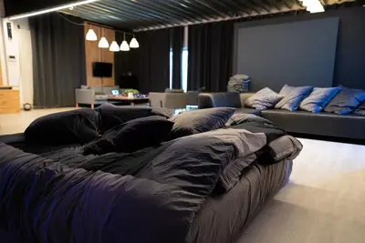 Image de Un loft de luxe à Anvers avec plus de 2500 pieds carrés d'espace ouvert!