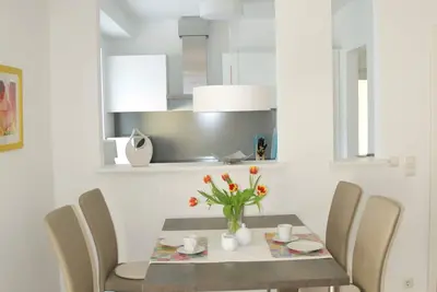 Image de 85m² de confort: 2 couchages. Connexion de trafic supérieure Wlan 2baths. Ffm Wi Rhin Taunus