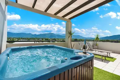 Image de Juste listé! Penthouse avec Rooftop Spa, Gym, Tv, Bbq. . .