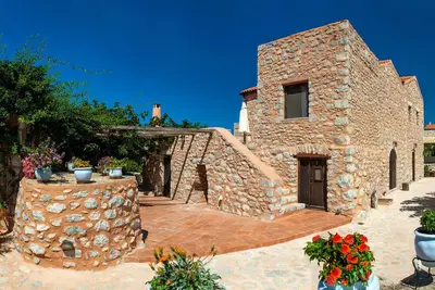Stone built apartment, Olive Grove, Near Beach, Mani 3