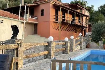Maison de campagne avec piscine privée et vue