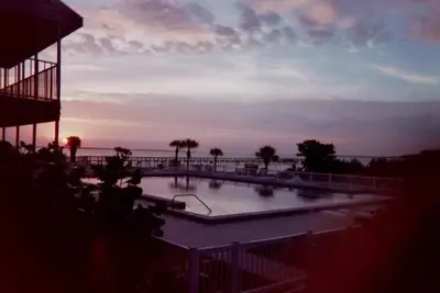Image de Condos au bord de l'eau avec une vue imprenable