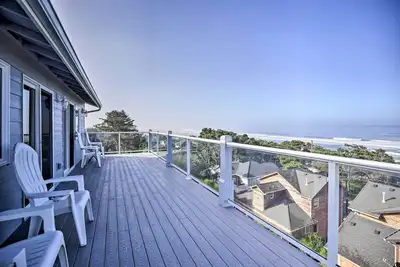 Image de Ocean-View Lincoln City Retreat avec 3 terrasses d'observation