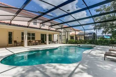Image de Superbe maison 14br avec une vue imprenable (30 personnes) dans Solterra Resort!