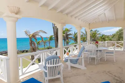 Image de Appartement 2 chambres en bord de mer. Non. 4 à droite la plage de sable blanc de Silver Sands