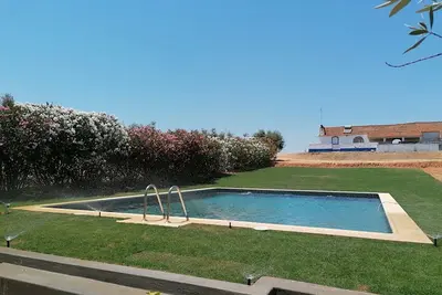 Image de Sunset Yellow Villa, Wifi, Terrasse, Piscine