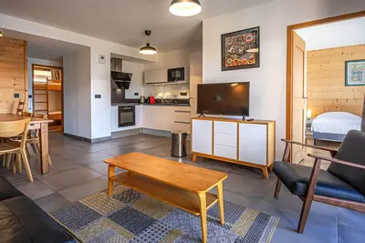 Image de Superbe Apt 2 Ch + Coin Montagne avec Parking, Spa et Wifi
