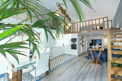 Image de Deluxe Spacious Flats w\/ Mezzanine by Host Wise