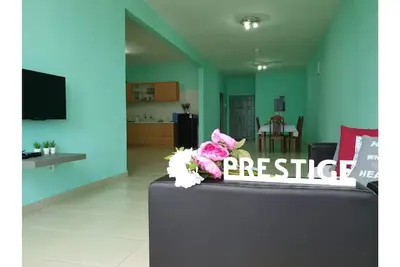 Image de Prestige Pelangi 13 (B1704) | 4 Br pour 12 Pax