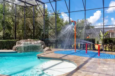 Construit pour les vacances | Piscine privée filtrée orientée sud, Splash Pad & More
