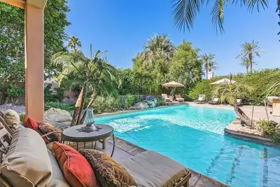 Image de Retraite rustique et la maison de la piscine au coeur de Indian Wells