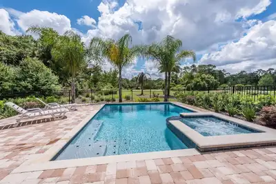 Image de W327- Luxury 6 Bedroom Reunion Resort Pool Home on Hole 1