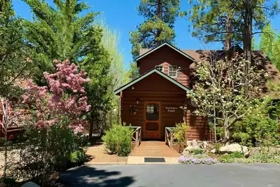Image de 4 + 3 Lakefront Home W/Boat Dock & Private Beach
