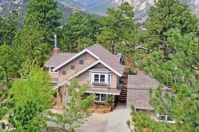Image de Nouveau Chalet \"exceptionnel\" dans le centre-ville d'Estes Park, vue sur le Mtn, calme