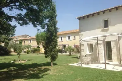 Image de Domaine privé 36 pers. 2 piscines, composé d'authentiques Mas et Maisons, rare