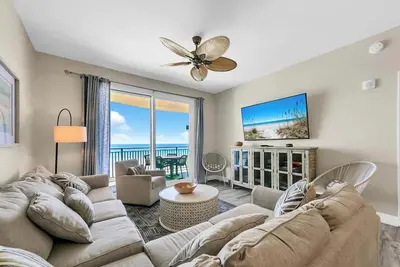 Image de 2br + Bunkroom☼Sterling Breeze 904☼BeachFront- Book 4 Jan 2020! Piscine devant le golfe