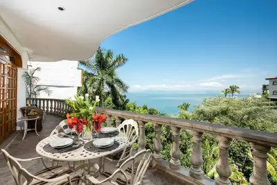 Image de Magnifique condo relaxant dans les prestigieuses Conchas de Chine