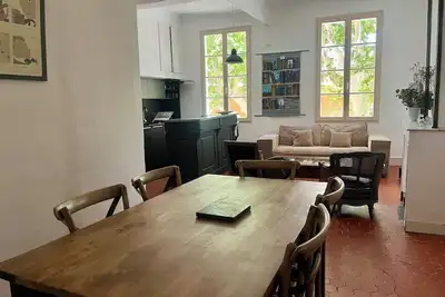 Image de Charmant et spacieux 3 pièces de 83 m2 au coeur du centre historique d'Aix