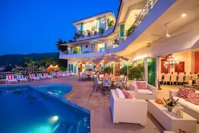 Image de Villa ÉLÉGANTE Vue Sur L'OCÉAN, Piscine PRIVÉE, Salle De Jeux, Personnel Jacuzzi Et Ascenseur