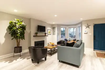 Image de Nouveau Cozy Apt in Shaw -Sleeps 4 Walk à la Maison Blanche