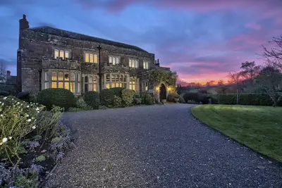 Image de Sleeps 32 - 36 - Fawley Court, manoir du Grand Country avec piscine intérieure