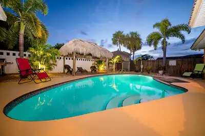Image de Maison familiale avec piscine privée chauffée / Tiki! !