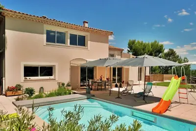 Image de \"Bel Horizon\" Villa Piscine-Vue Panoramique - 2 à 10 Pers - 4 km d' Avignon