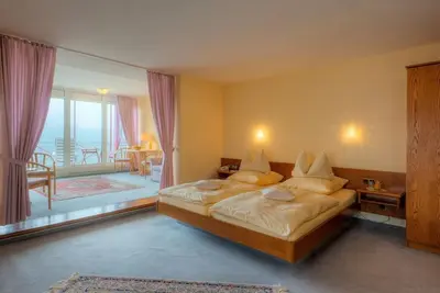 Image de Côté sud, suite junior, terrasse, baignoire, à partir de 12 nuits - Waldhotel Sonnenberg