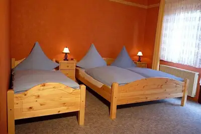 Image de Chambre triple, douche, Wc - Pension Schiff