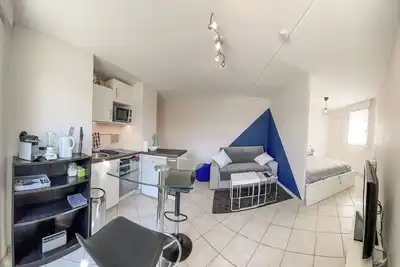Image de Bright Cozy Apartment, Near TrainStation * Parking